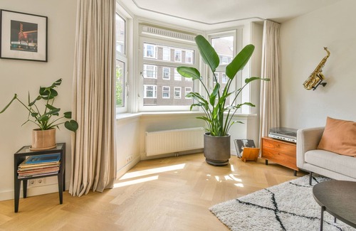 Hoofddorppleinbuurt Apartment | Spacious | Cozy | Newly renovated Apartment