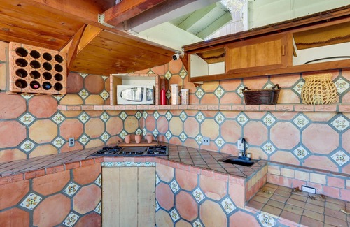 Crestline House | Spacious Crestline Retreat: 1 Mi to Lake Gregory