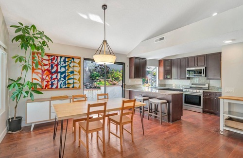 San Marcos House | Spacious Dual Master, 4 Bedroom home near beaches, legoland, golf, lake
