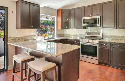 San Marcos House | Spacious Dual Master, 4 Bedroom home near beaches, legoland, golf, lake