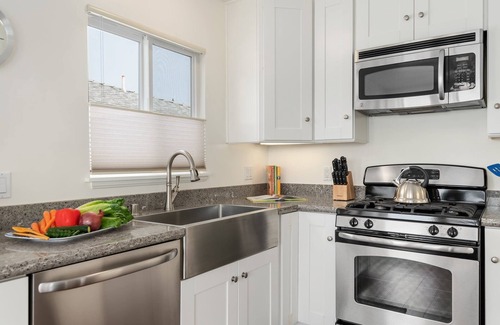 Santa Barbara House | Spacious Duplex Steps Away From East Beach!