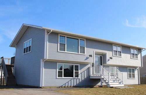 Eastward Look House | Spacious Eastward Look Neighborhood Beach House!