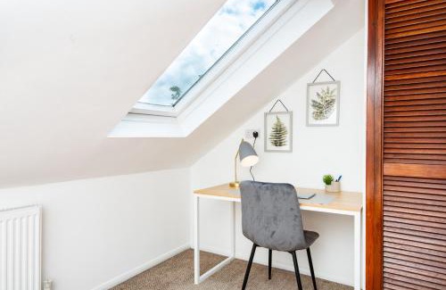 Hanwell Apartment | Spacious en-suite in a 5-Bedroom House at Hanwell (2nd Floor)