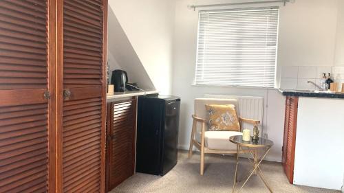 Hanwell Apartment | Spacious en-suite in a 5-Bedroom House at Hanwell (2nd Floor)