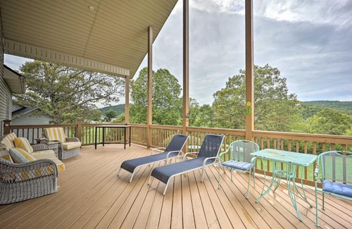 Eureka Springs House | Spacious Eureka Springs Home with Lake Views!