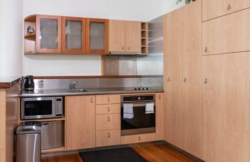 Auckland Central Business District Apartment | Spacious Executive Apartmt, great Views! Location