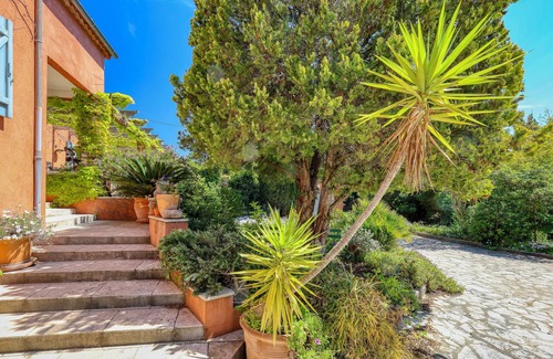 Six-Fours-les-Plages Villa | Spacious family villa six fours les plages with 6 rooms and pool