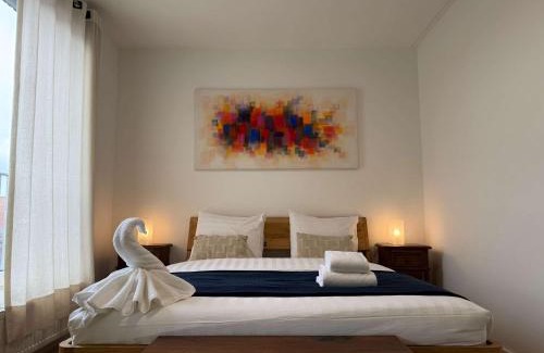 Stratum House | Spacious Family Home and Free Parking in Eindhoven
