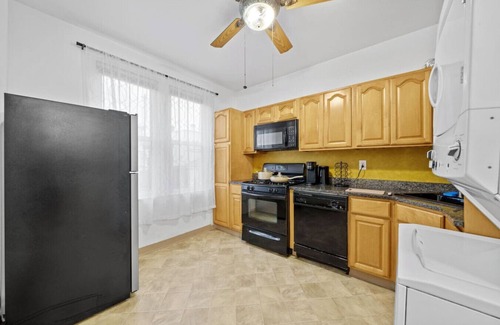 Constable Hook House | Spacious, Family-Ready Stay Minutes from Manhattan