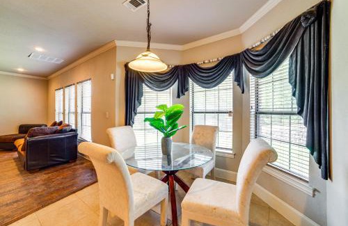 Sunnyvale House | Spacious Family Retreat with Yard in Sunnyvale