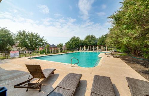 Sunnyvale House | Spacious Family Retreat with Yard in Sunnyvale