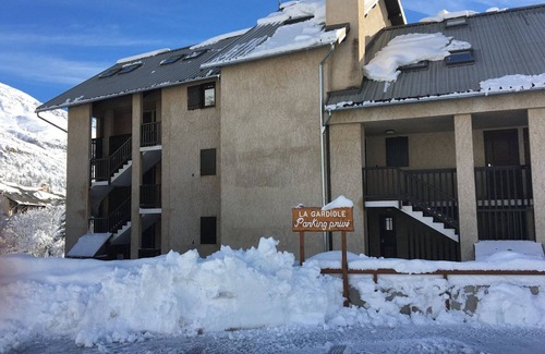 Monetier-les-Bains Apartment | Spacious Apartment · Near the Slopes · Free WiFi · Close to Les Grands Bains Spa
