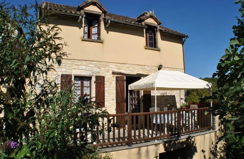 Saint-Aubin-de-Nabirat Cottage | Spacious house with enclosed garden near Sarlat