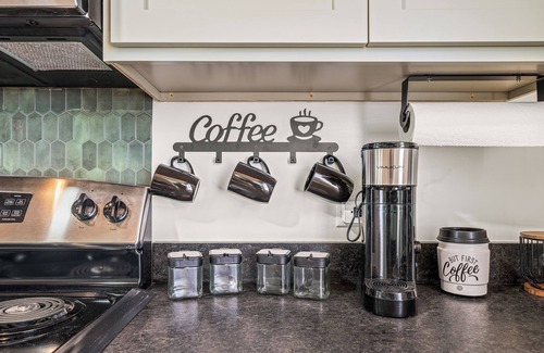 Crossville Cabin | Spacious Get Away: Mt. View Cabin fully equipped kitchen ONLY 15min to Town