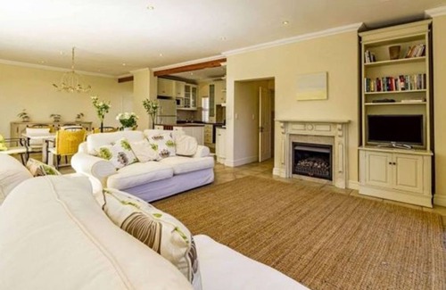 Somerset West House | Spacious golf villa on Erinvale Golf Estate, Somerset West