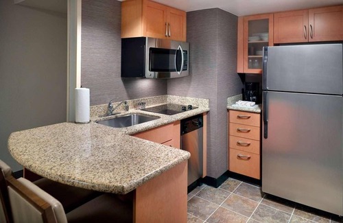 Alpharetta Hotel | Spacious Good-Value Accommodation! 2 Convenient Units, Pool, Free Breakfast!