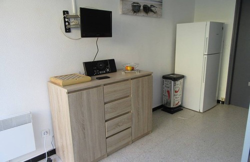 Marseillan Plage Apartment | Spacious Ground Floor Apartment with Large Terrace, Air Conditioning, and Secure Bike Storage