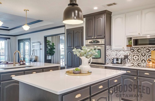 Fort Worth House | Spacious Group Retreat | 3 Kings | Sleeps 25 on 2.6 Acres | Perfect for Reunions