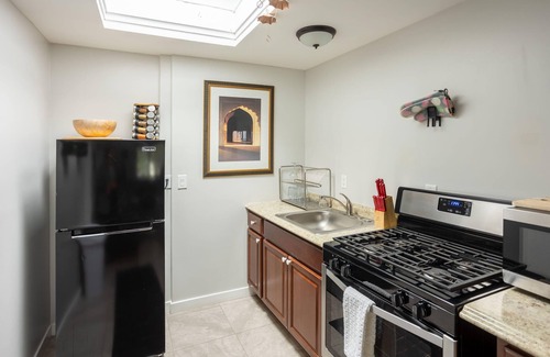Bankers Hill Apartment | Spacious Guest Suite Amazing Location