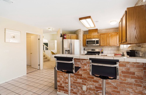 Mount Eden House | Spacious High Ceilings 5br/3bath. SF Bay Area