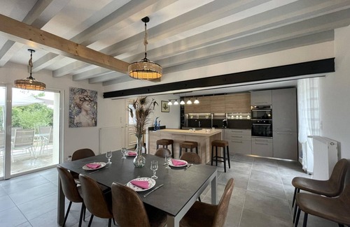 Louroux-Hodement Cottage | Spacious house with private pool and garden in Haut-Bocage