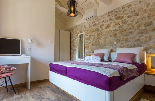 Tribalj House | Spacious Holiday Home in Tribalj with Private Pool