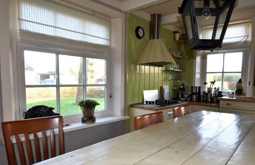 Burgerbrug House | Spacious holiday home close to the sea