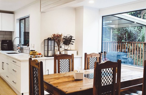 Lowry Bay Villa | Spacious Home for 6-8 great for Families & Friends, Dog Friendly!