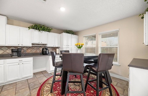 Allen House | Spacious Home for Large Families