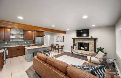 Rogers Park House | Spacious Home in Heart of U+MED and Trail Systems
