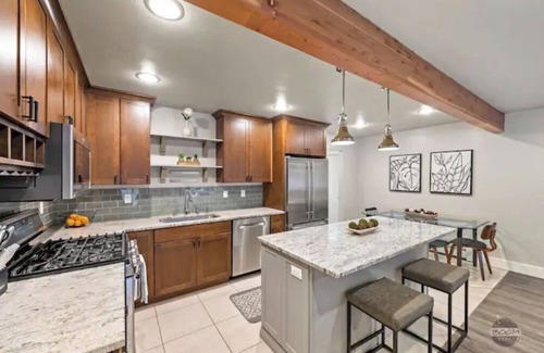 Rogers Park House | Spacious Home in Heart of U+MED and Trail Systems