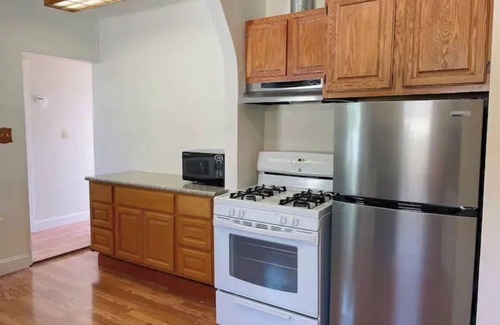 Broadmoor House | Spacious Home near Downtown San Leandro