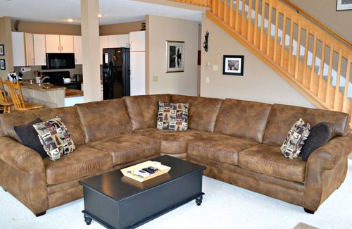 Jackson House | Spacious Home on Black Mtn, amazing Mtn Views and next to Whitney's Inn