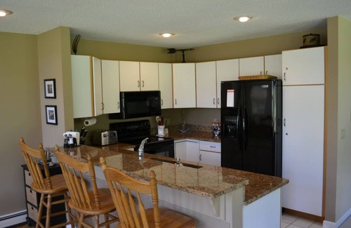 Jackson House | Spacious Home on Black Mtn, amazing Mtn Views and next to Whitney's Inn