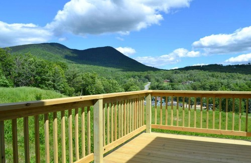 Jackson House | Spacious Home on Black Mtn, amazing Mtn Views and next to Whitney's Inn
