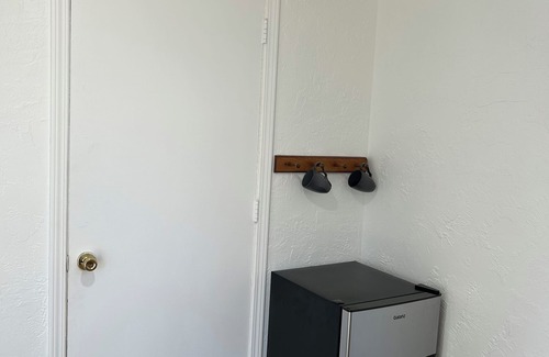 Prescott Heights House | Spacious Home + private suite with separate entrance. Family friendly!