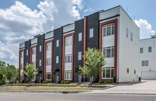 Haynes Area House | Spacious Home Serene Skyline Views