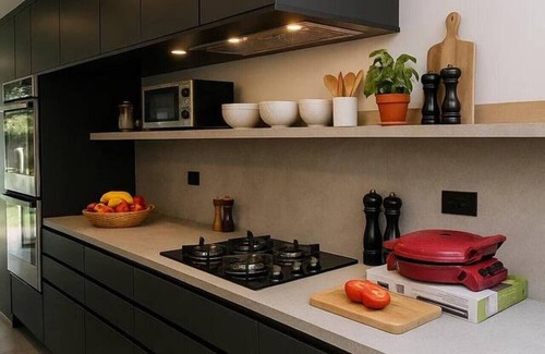 Loch Sheldrake House | Spacious Home: Tennis Court + Firepit | Sleeps 15+