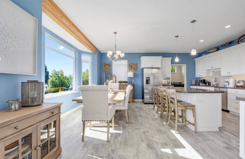 Homer House | Spacious home w full Kachemak Bay views