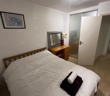 Worthing House | Spacious Home w/Parking & Garden