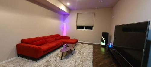 Northeast Tacoma House | Spacious Home with Amazing Views - 2 mins to beach