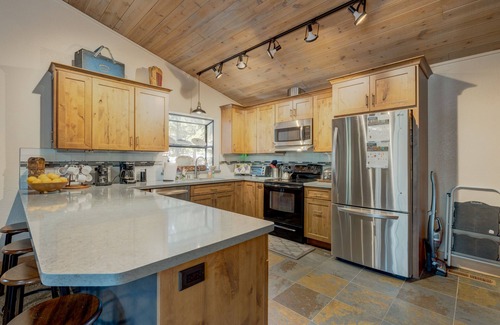 Truckee House | Spacious home with private hot tub & game room - near skiing, hiking, biking