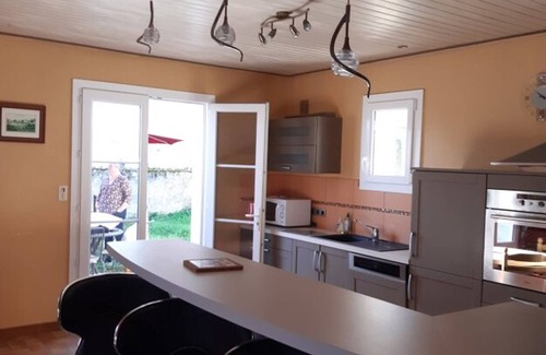 La Gueriniere House | Spacious house 80m from beach, pets allowed, free WiFi