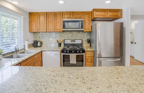 West Carson House | Spacious House, Central, All Amenities