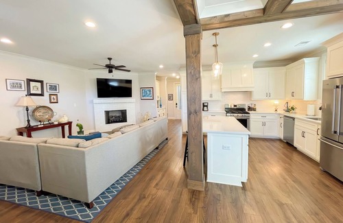 Oxford House | Spacious house in a quiet community in Oxford, Ms. Pet Friendly.