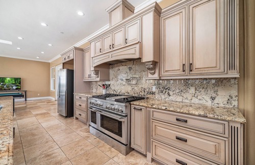 Vista House | Spacious house in the hills of Vista with views for miles, peaceful and quiet
