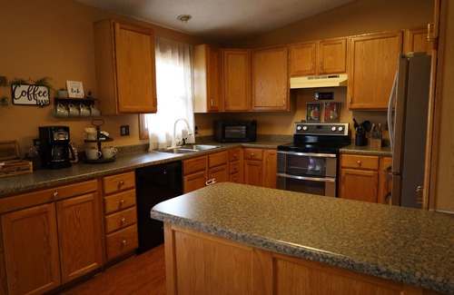 Hermann House | Spacious House walking distance from downtown Hermann