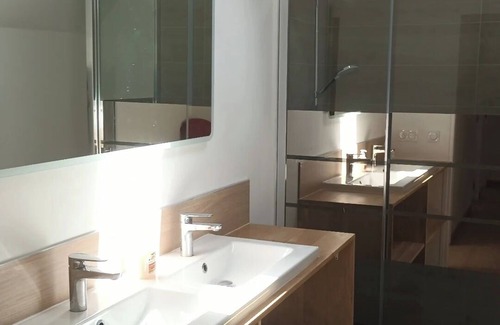 Gouesnach House | Spacious house with outdoor terrace