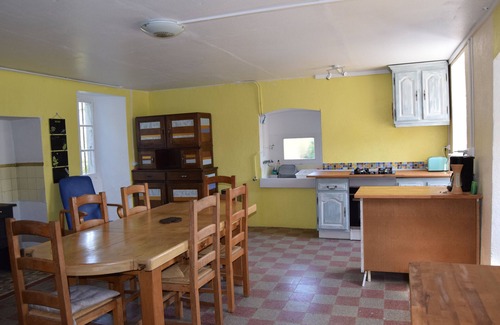 Monteils House | Spacious house with peaceful garden in the heart of a beautiful village.