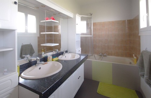 Primelin House | SPACIOUS HOUSE WITH SEA VIEW IN A PLENITUDE ENVIRONMENT